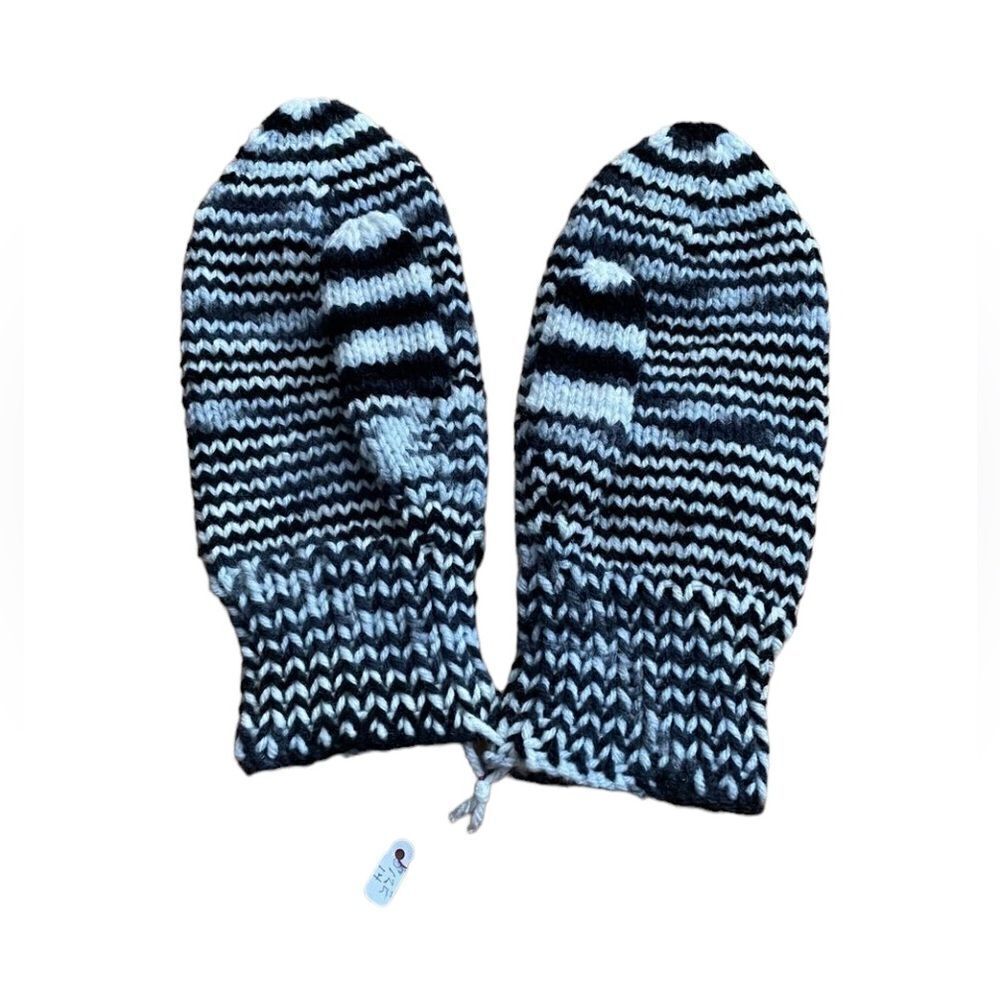 ‎3 for $30! Mittens handmade size 14
